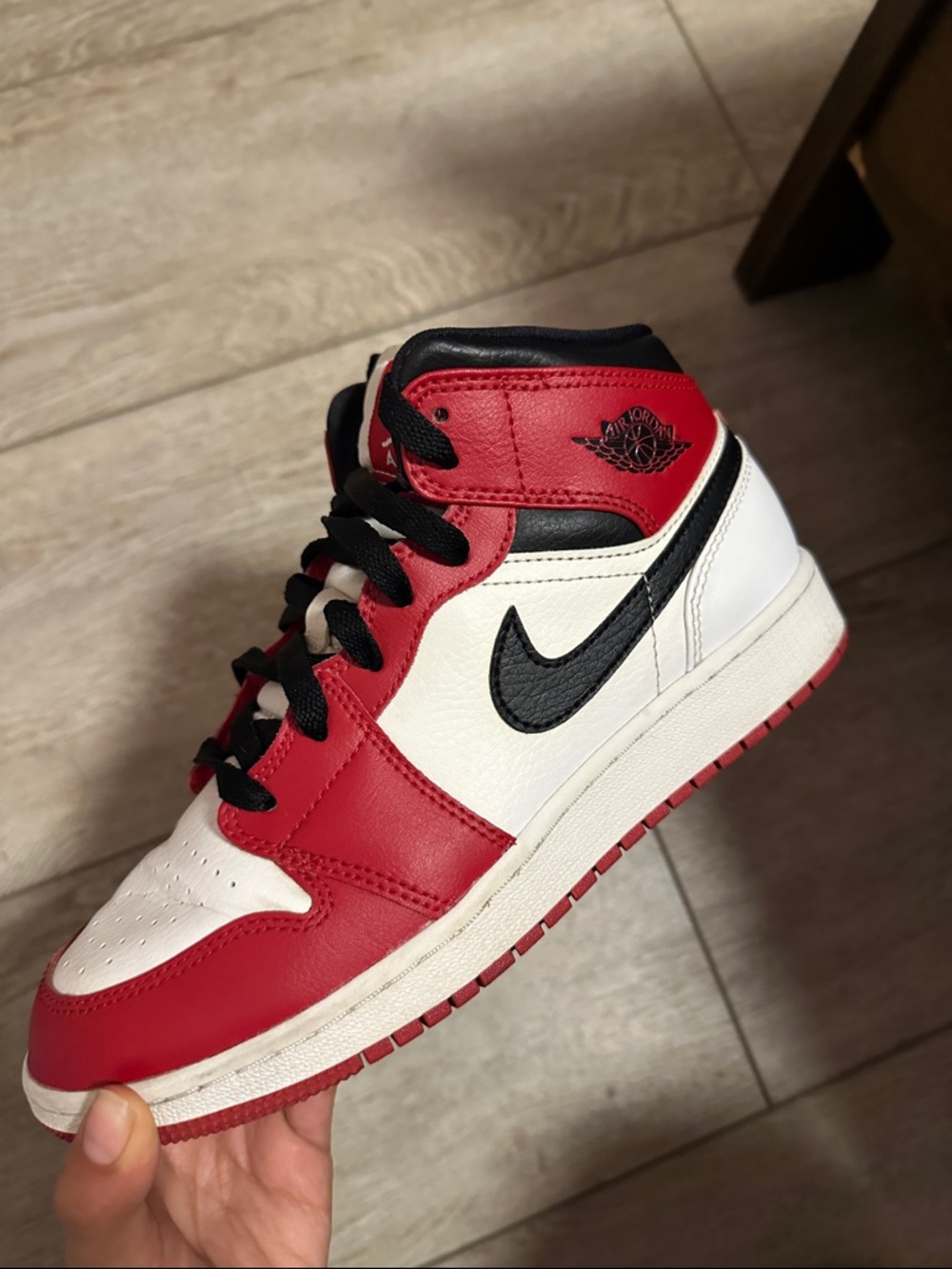 Nike Air Jordan 1 Mid - Red Black White